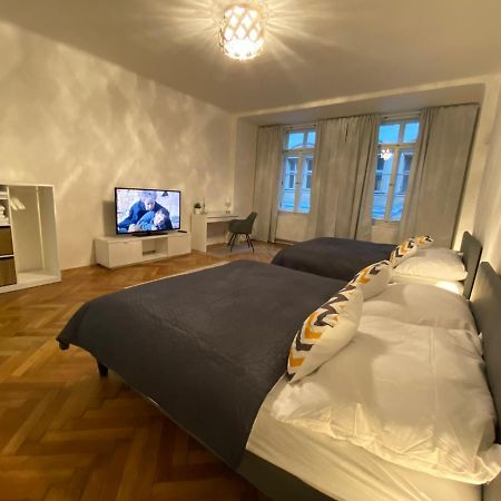 Spacious Apartment On Wenceslas Square Prague Extérieur photo