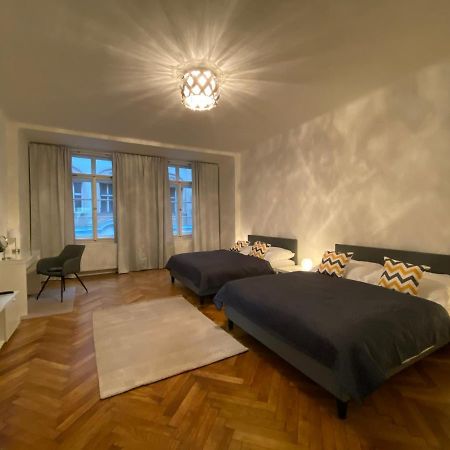 Spacious Apartment On Wenceslas Square Prague Extérieur photo