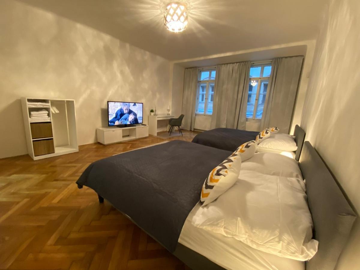 Spacious Apartment On Wenceslas Square Prague Extérieur photo